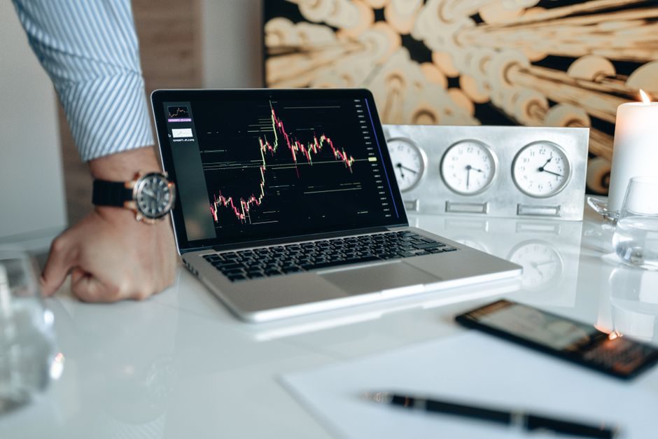 Technische und fundamentale Analyse nachvollziehbar anwenden